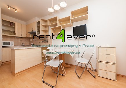 Pronájem bytu, Letňany, ul. Kuželova, 2+kk, 47 m2, balkon, sklep, výtah, zařízený nábytkem, Rent4Ever.cz