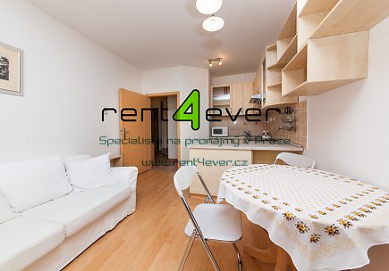 Pronájem bytu, Letňany, ul. Kuželova, 2+kk, 47 m2, balkon, sklep, výtah, zařízený nábytkem, Rent4Ever.cz