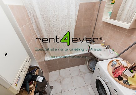 Pronájem bytu, Metro A Strašnická, podkrovní 1+1, 39 m2, cihla, nezařízený, Rent4Ever.cz