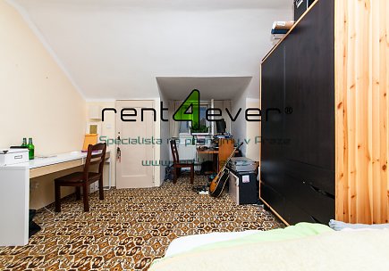 Pronájem bytu, Metro A Strašnická, podkrovní 1+1, 39 m2, cihla, nezařízený, Rent4Ever.cz