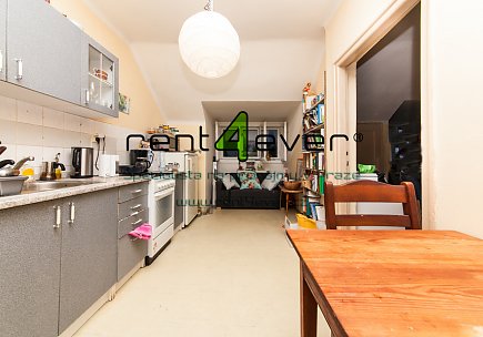 Pronájem bytu, Metro A Strašnická, podkrovní 1+1, 39 m2, cihla, nezařízený, Rent4Ever.cz