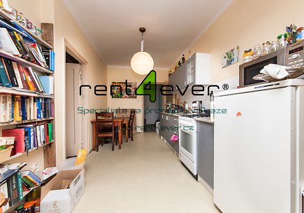 Pronájem bytu, Metro A Strašnická, podkrovní 1+1, 39 m2, cihla, nezařízený, Rent4Ever.cz