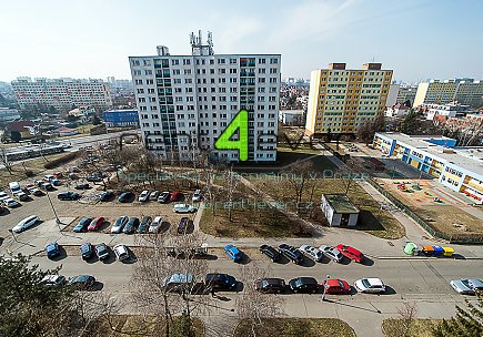 Pronájem bytu, Metro C Opatov, Valentova, byt 1+kk, 32 m2, po rekonstrukci, sklep, výtah, Rent4Ever.cz