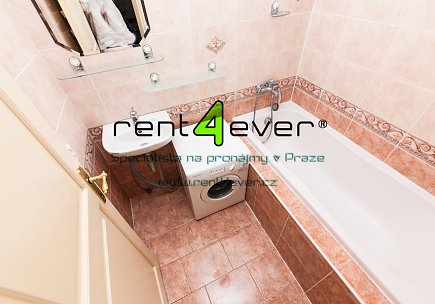 Pronájem bytu, Malá Strana, Jánský vršek, 2+1, 75 m2, cihla, komora, zařízený, Rent4Ever.cz