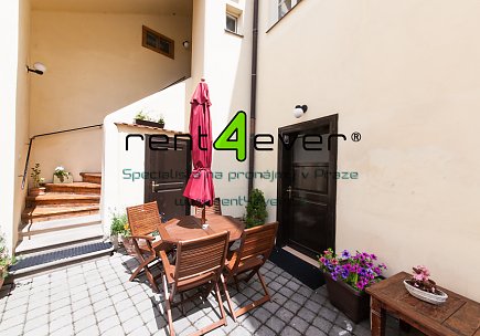 Pronájem bytu, Malá Strana, Jánský vršek, 2+1, 75 m2, cihla, komora, zařízený, Rent4Ever.cz
