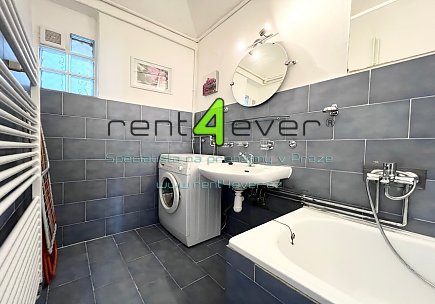 Pronájem bytu, Nusle, Boleslavova, byt 1+1 v RD, 36 m2, po rekonstrukci, cihla, komora, vybavený , Rent4Ever.cz