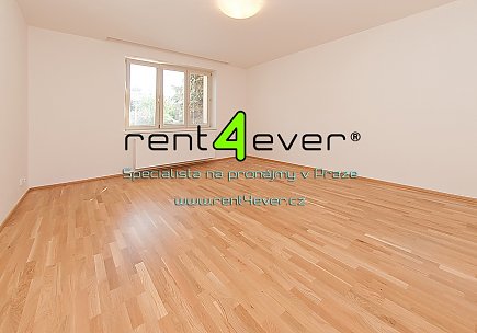 Pronájem bytu, Libeň, Valčíkova, byt 3+1, 97 m2, ve vile, cihla, zahrada, nezařízený nábytkem, Rent4Ever.cz