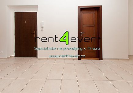 Pronájem bytu, Libeň, Valčíkova, byt 3+1, 97 m2, ve vile, cihla, zahrada, nezařízený nábytkem, Rent4Ever.cz