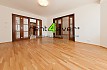 Pronájem bytu, Libeň, Valčíkova, byt 3+1, 97 m2, ve vile, cihla, zahrada, nezařízený nábytkem, Rent4Ever.cz