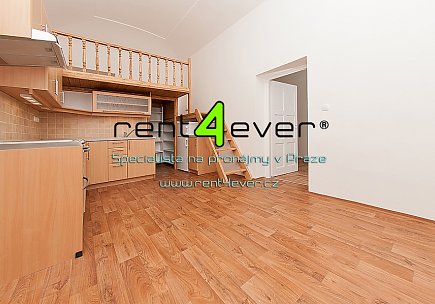 Pronájem bytu, Metro A, C Muzeum, Mezibranská, byt 2+kk, 40 m2, cihla, vybavený nábytkem, Rent4Ever.cz