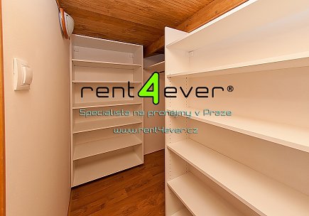 Pronájem bytu, Metro A, C Muzeum, Mezibranská, byt 2+kk, 40 m2, cihla, vybavený nábytkem, Rent4Ever.cz