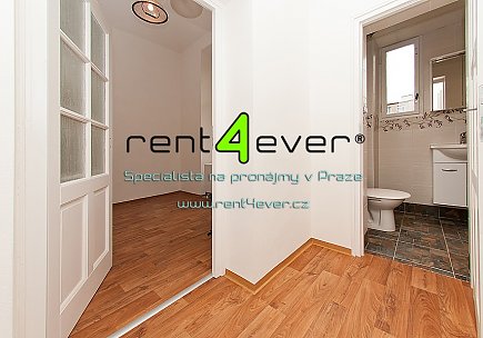 Pronájem bytu, Metro A, C Muzeum, Mezibranská, byt 2+kk, 40 m2, cihla, vybavený nábytkem, Rent4Ever.cz