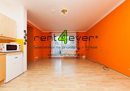 Pronájem bytu, Kobylisy, U třešňovky, 2+kk, 65 m2, novostavba, balkon, garáž, částečně zařízený, Rent4Ever.cz