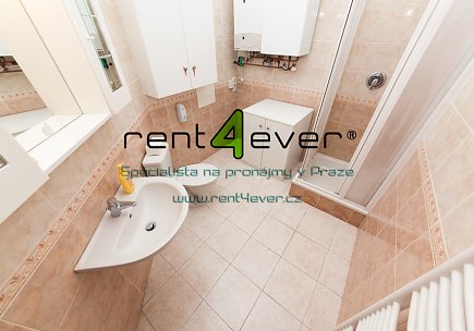 Pronájem bytu, Kobylisy, U třešňovky, 2+kk, 65 m2, novostavba, balkon, garáž, částečně zařízený, Rent4Ever.cz