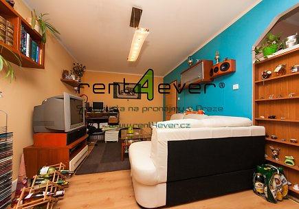 Pronájem bytu, Horní Počernice, Běluňská, 2+kk, 52 m2, lodžie 6 m2, sklep 3 m2, výtah, zařízený, Rent4Ever.cz