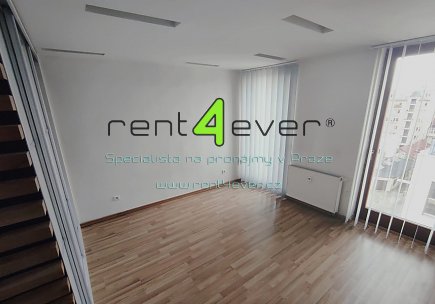 Pronájem bytu, Karlín, Křižíkova, byt 1+kk, 24 m2, cihla, po rekonstrukci, částečně zařízený, Rent4Ever.cz