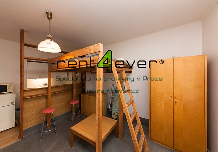 Pronájem bytu, Libeň, Vosmíkových, garsoniéra, 33 m2, cihla, spíž, sklep, garáž, zařízená, Rent4Ever.cz