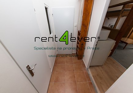 Pronájem bytu, Libeň, Vosmíkových, garsoniéra, 33 m2, cihla, spíž, sklep, garáž, zařízená, Rent4Ever.cz