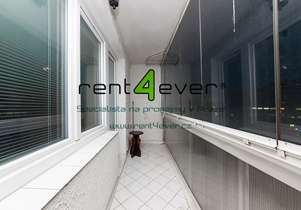 Pronájem bytu, Záběhlice, Hlavní, 2+kk, 53 m2, cihla, lodžie, výtah, vestavěné patro, nezařízený, Rent4Ever.cz