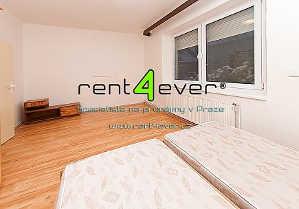 Pronájem bytu, Radlice, Na Farkáně, 2+1, 45 m2, cihla, sklep, zahrada, částečně zařízený, Rent4Ever.cz