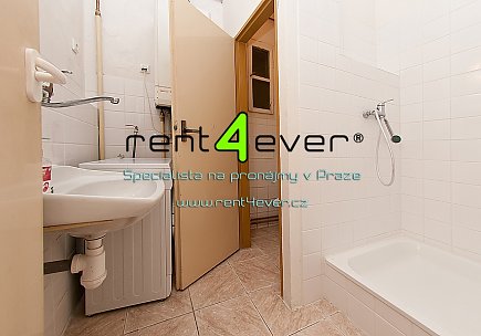 Pronájem bytu, Radlice, Na Farkáně, 2+1, 45 m2, cihla, sklep, zahrada, částečně zařízený, Rent4Ever.cz