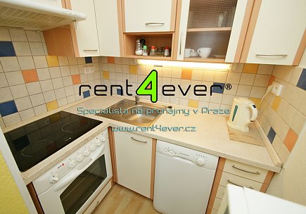 Pronájem bytu, Řepy, Makovského, 2+kk, 40 m2, lodžie, výtah, částečně zařízený, Rent4Ever.cz