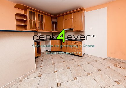 Pronájem bytu, Žižkov, V kapslovně, 4+kk, 122 m2, novostavba, 2x terasa, výtah, částečně zařízený, Rent4Ever.cz