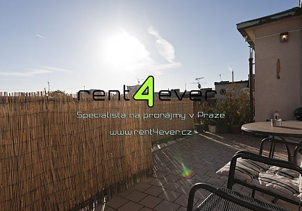 Pronájem bytu, Vinohrady, Hradecká, byt 1+kk , 27 m2, cihla, terasa, výtah, vybavený, Rent4Ever.cz