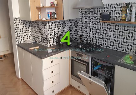 Pronájem bytu, Nové Město, Olivova, 3+1, 86 m2, cihla, po kompletní rekonstrukci, výtah, nevybavený , Rent4Ever.cz