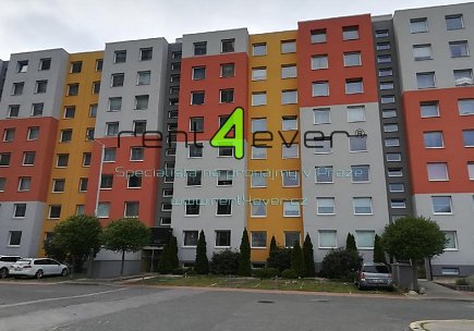 Pronájem bytu, Metro C Opatov, Nad Opatovem, 2+kk, 45m2, po rekonstrukci, výtah, komora, nezařízený, Rent4Ever.cz