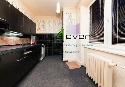 Pronájem bytu, Žižkov, Na vrcholu, 1+1, 30 m2, cihla, částečně zařízený, Rent4Ever.cz