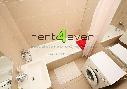 Pronájem bytu, Vršovice, Slovinská, 1+kk, 30 m2, cihla, výtah, pračka, lednice, zařízený, Rent4Ever.cz