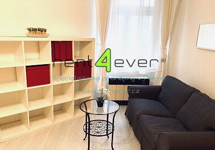 Pronájem bytu, Vršovice, Slovinská, 1+kk, 30 m2, cihla, výtah, pračka, lednice, zařízený, Rent4Ever.cz