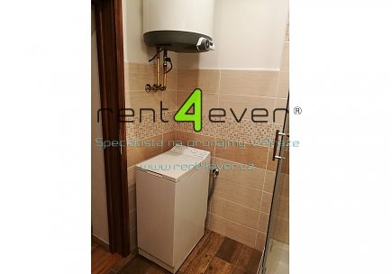 Pronájem bytu, Hlubočepy, Chotečská, 1+1 v RD, 45 m2, po rekonstrukci, částečně zařízený , Rent4Ever.cz