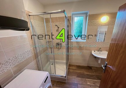 Pronájem bytu, Hlubočepy, Chotečská, 1+1 v RD, 45 m2, po rekonstrukci, částečně zařízený nábytkem, Rent4Ever.cz