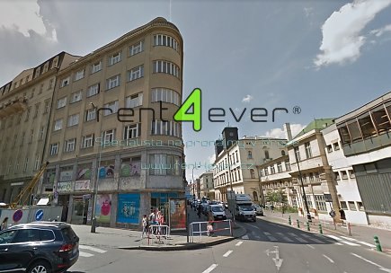 Pronájem bytu, Vršovice, Sportovní, 1+kk, 21 m2, cihla, po rekonstrukci, výtah, částečně vybavený , Rent4Ever.cz