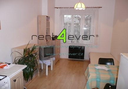 Pronájem bytu, Strašnice, V olšinách, byt 2+kk, 46 m2, cihla, společný balkon, částečně vybavený , Rent4Ever.cz