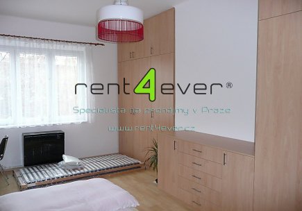 Pronájem bytu, Strašnice, V olšinách, byt 2+kk, 46 m2, cihla, společný balkon, částečně vybavený , Rent4Ever.cz