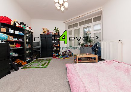 Pronájem bytu, Košíře, Brožíkova, 2+1, 70 m2, lodžie, sklep, komora, nezařízený, Rent4Ever.cz