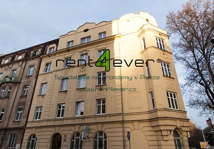 Pronájem bytu, Košíře, Brožíkova, 2+1, 70 m2, lodžie, sklep, komora, nezařízený, Rent4Ever.cz