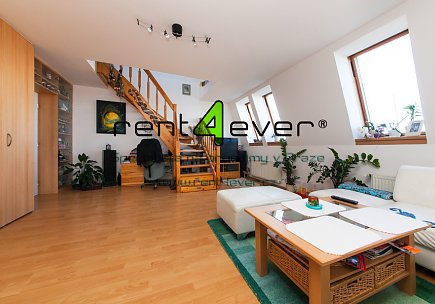 Pronájem bytu, Žižkov, Nad Ohradou, mezonet 2+kk, výtah, bezbariérový, částečně zařízený, Rent4Ever.cz