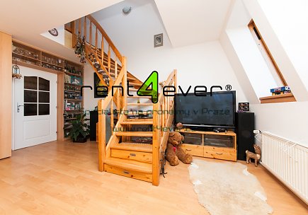Pronájem bytu, Žižkov, Nad Ohradou, mezonet 2+kk, výtah, bezbariérový, částečně zařízený, Rent4Ever.cz