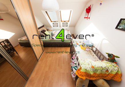 Pronájem bytu, Žižkov, Nad Ohradou, mezonet 2+kk, výtah, bezbariérový, částečně zařízený, Rent4Ever.cz