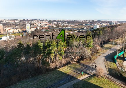 Pronájem bytu, Žižkov, Nad Ohradou, mezonet 2+kk, výtah, bezbariérový, částečně zařízený, Rent4Ever.cz