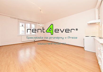 Pronájem bytu, Strašnice, V předpolí, 1+kk, 35 m2, cihla, po rekonstrukci, nezařízený, Rent4Ever.cz