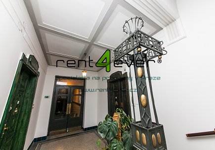 Pronájem bytu, Metro A Jiřího z Poděbrad, Čerchovská, byt 2+1, 65 m2, po rekonstrukci, vybavený, Rent4Ever.cz