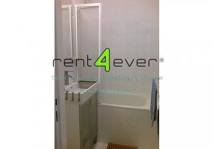 Pronájem bytu, Stodůlky, Petržílkova, byt 1+kk, 36 m2, sklep, výtah, vybavený nábytkem, Rent4Ever.cz