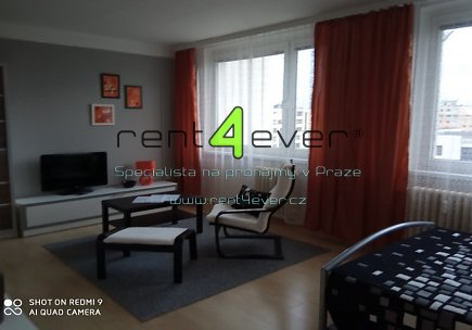 Pronájem bytu, Stodůlky, Petržílkova, byt 1+kk, 36 m2, sklep, výtah, vybavený nábytkem, Rent4Ever.cz