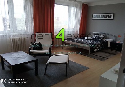 Pronájem bytu, Stodůlky, Petržílkova, byt 1+kk, 36 m2, sklep, výtah, vybavený nábytkem, Rent4Ever.cz