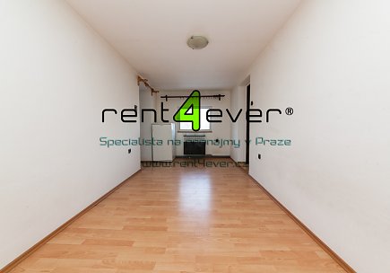 Pronájem bytu, Bohnice, Bohnická, 2+1 v RD, 50 m2, samostatný vchod, částečně zařízený, Rent4Ever.cz